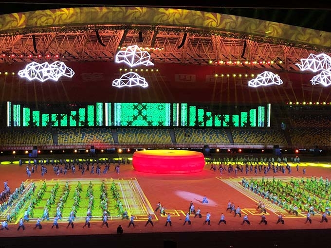 青島燈光音響租賃,青島演出設備租賃,青島LED屏租賃,青島舞美制作搭建