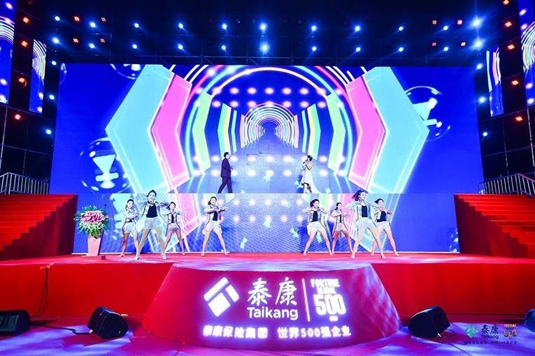 青島燈光音響租賃,青島演出設(shè)備租賃,青島LED屏租賃,暖場(chǎng)創(chuàng)意