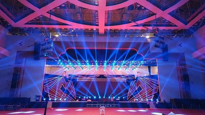 青島燈光音響租賃,青島演出設(shè)備租賃,青島LED屏租賃,暖場創(chuàng)意